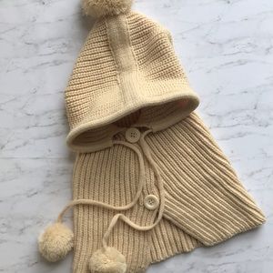 🆕 NWOT infant girls Pom-Pom cape poncho!